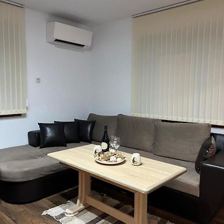 Guest House Tanevi Dewin Exterior foto