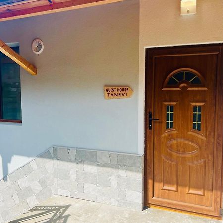 Guest House Tanevi Dewin Exterior foto