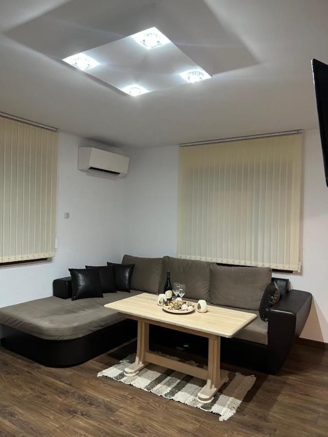 Guest House Tanevi Dewin Exterior foto